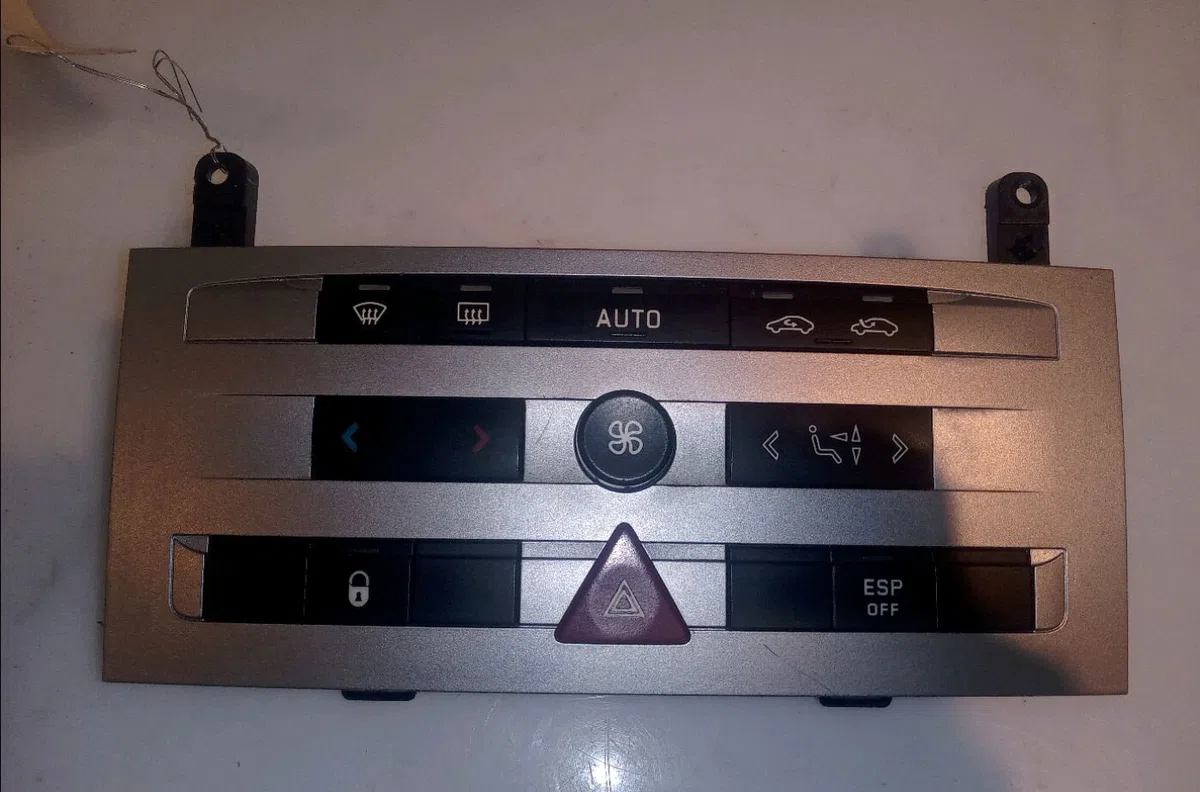 Commande de chauffage Peugeot 407 (6D_) 1.6 hdi 110 (6d9hzc, 6d9hyc) (2004-2010) occasion