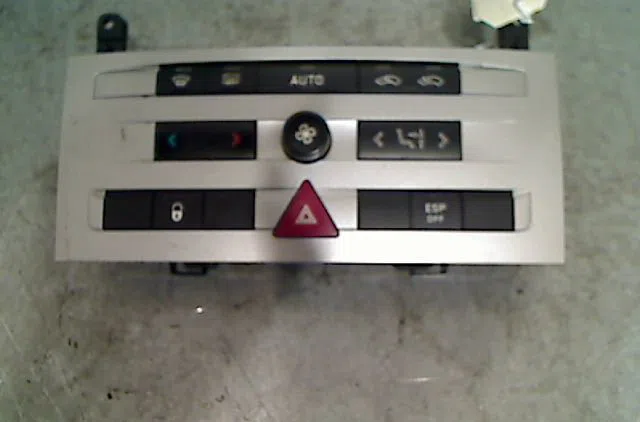 Commande de chauffage PEUGEOT 407 Phase 1 04-2004--07-2008 occasion — photo 4