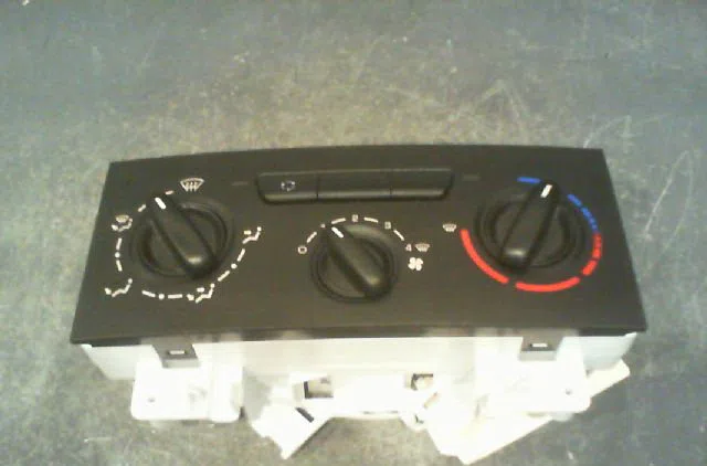Commande de chauffage Peugeot EXPERT Camionnette (VF3A_, VF3U_, VF3X_) 2.0 hdi 130 (2011) occasion — photo 4