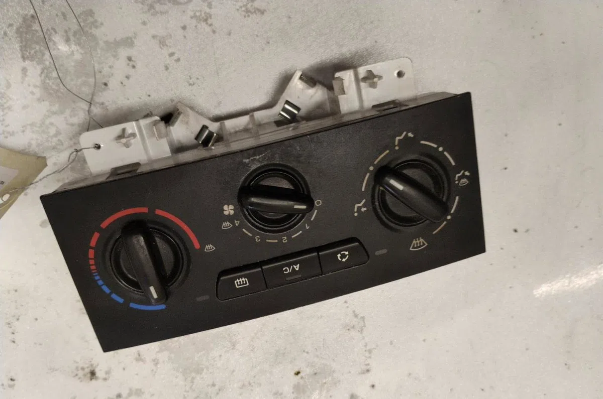 Commande de chauffage PEUGEOT PARTNER 2 PHASE 1 occasion — photo 4