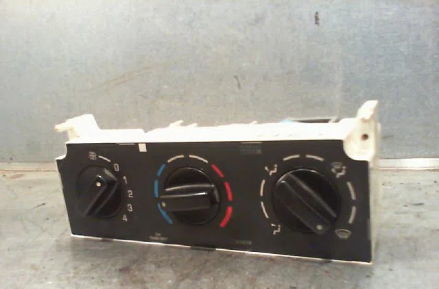 Commande de chauffage PEUGEOT PARTNER 2005 occasion — photo 3