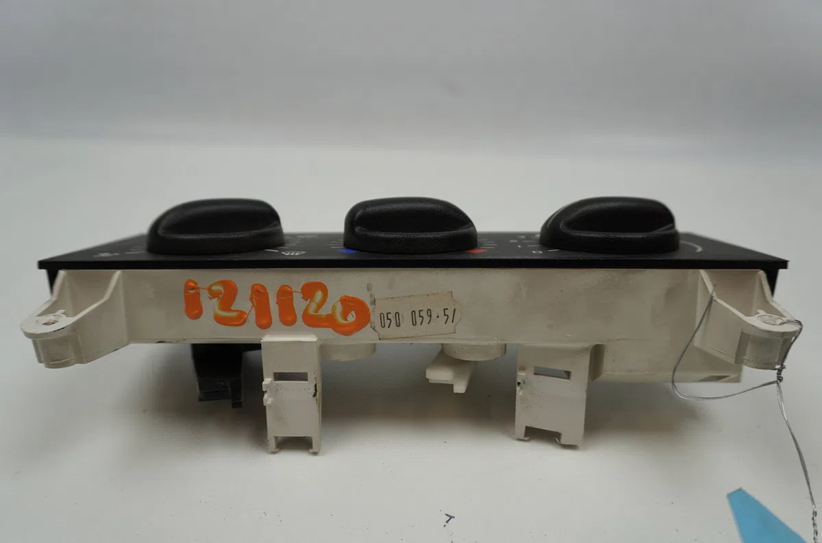 Commande de chauffage Renault 19 I (B-C53_) 1.9 d (b-c534, b-c53j) (1988-1992) 5 portes occasion — photo 2