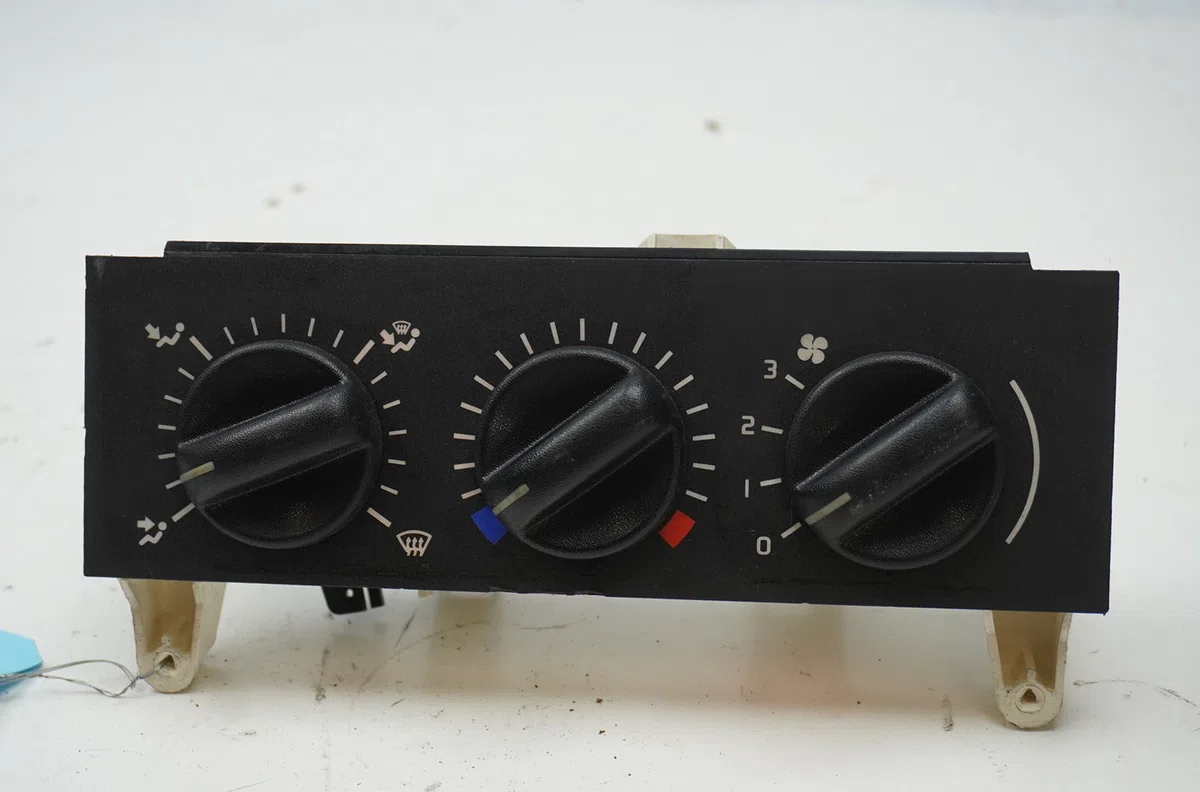 Commande de chauffage Renault 19 II (B-C53_) 1.4 (1992-1995) occasion — photo 2