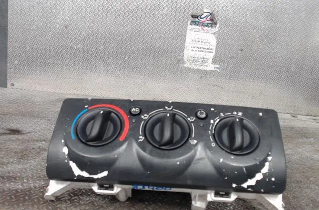 Commande de chauffage RENAULT CLIO 2 CAMPUS  CLIO 2 CAMPUS PHASE 1 occasion — photo 2