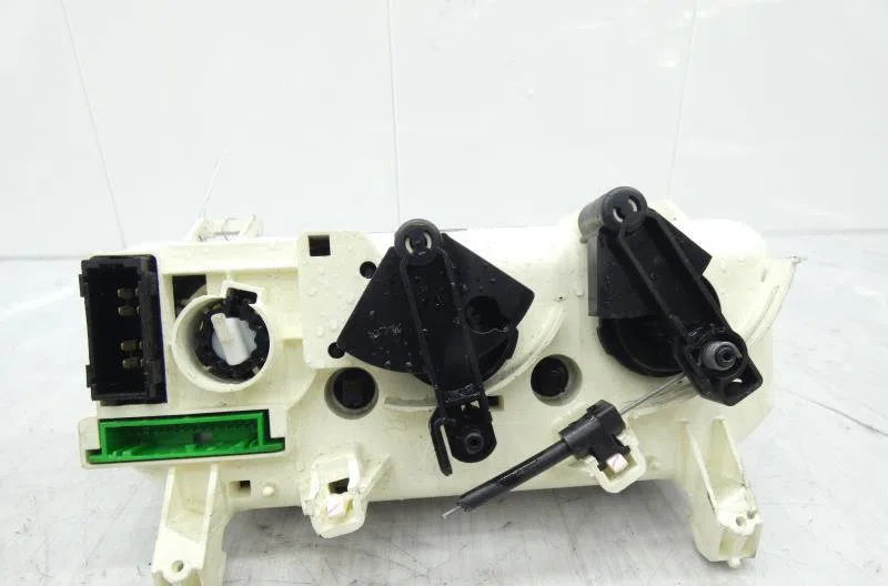 Commande de chauffage RENAULT CLIO 2 PHASE 1 occasion — photo 2