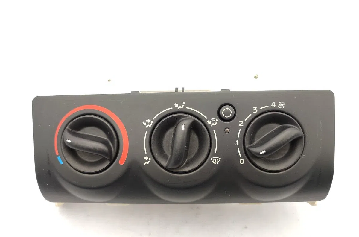 Commande de chauffage RENAULT CLIO 2 PHASE 2 occasion — photo 4