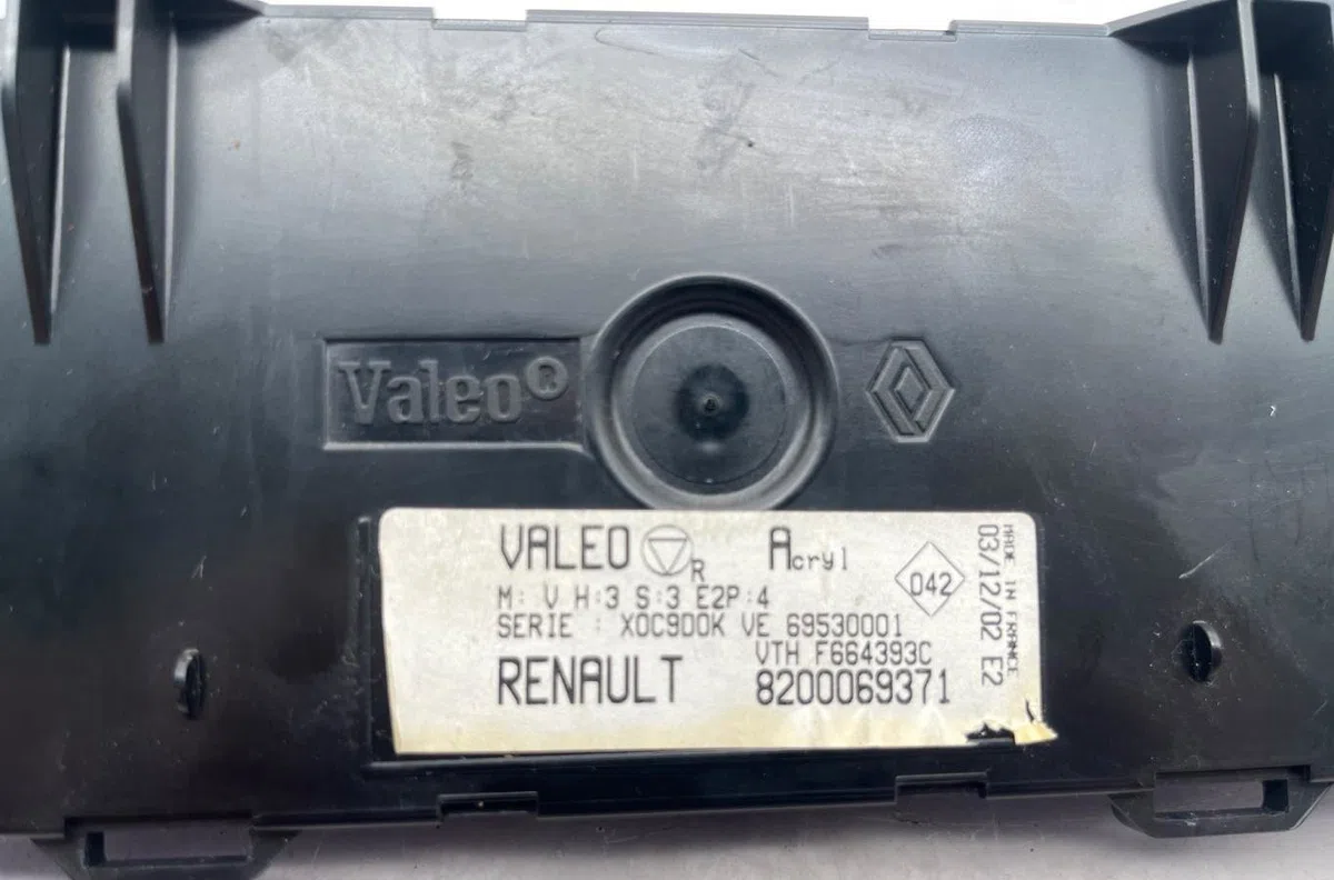 Commande de chauffage RENAULT CLIO 2 PHASE 2 occasion — photo 2