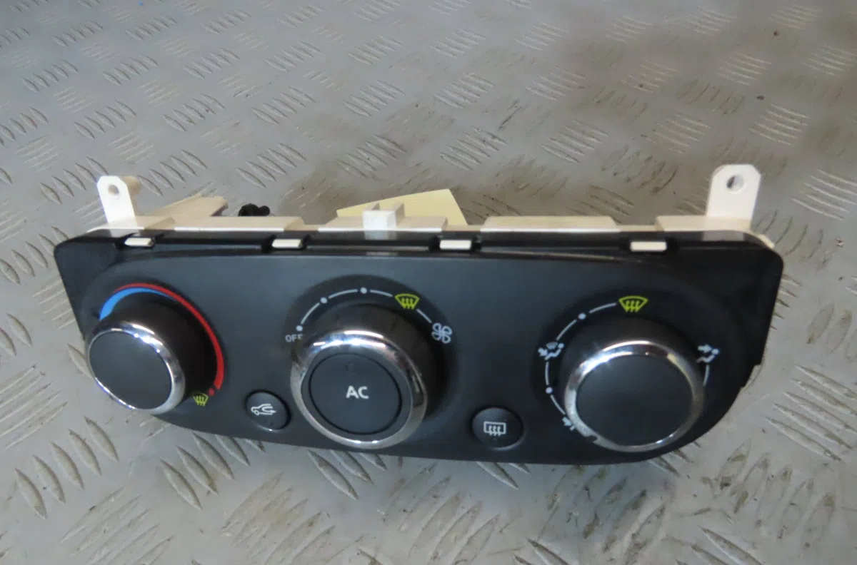 Commande de chauffage RENAULT CLIO 2013 occasion — photo 3