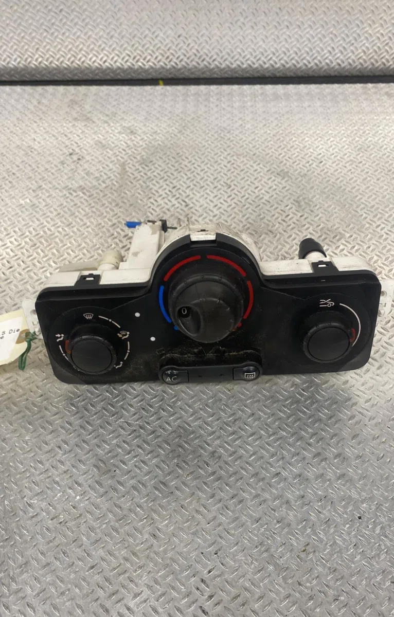Commande de chauffage RENAULT CLIO 3 CLIO 3 PHASE 1 occasion