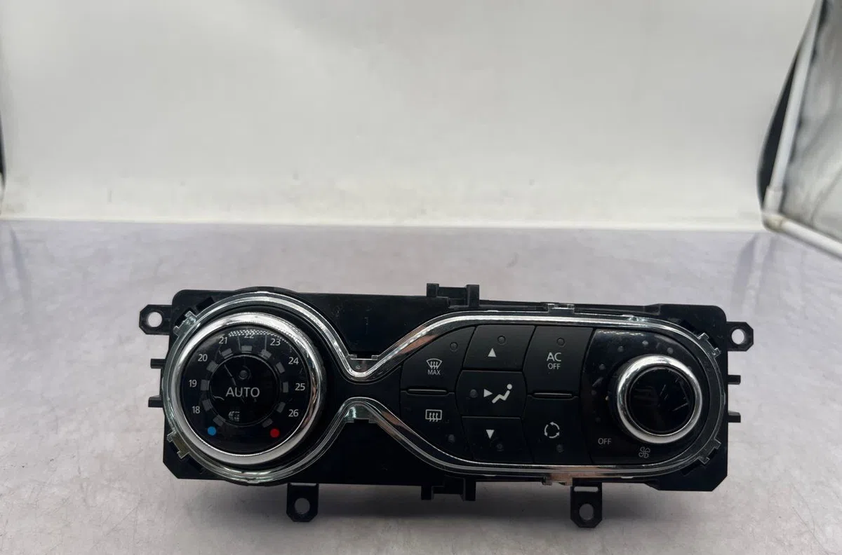 Commande de chauffage RENAULT CLIO 4 PHASE 1 BREAK occasion — photo 3