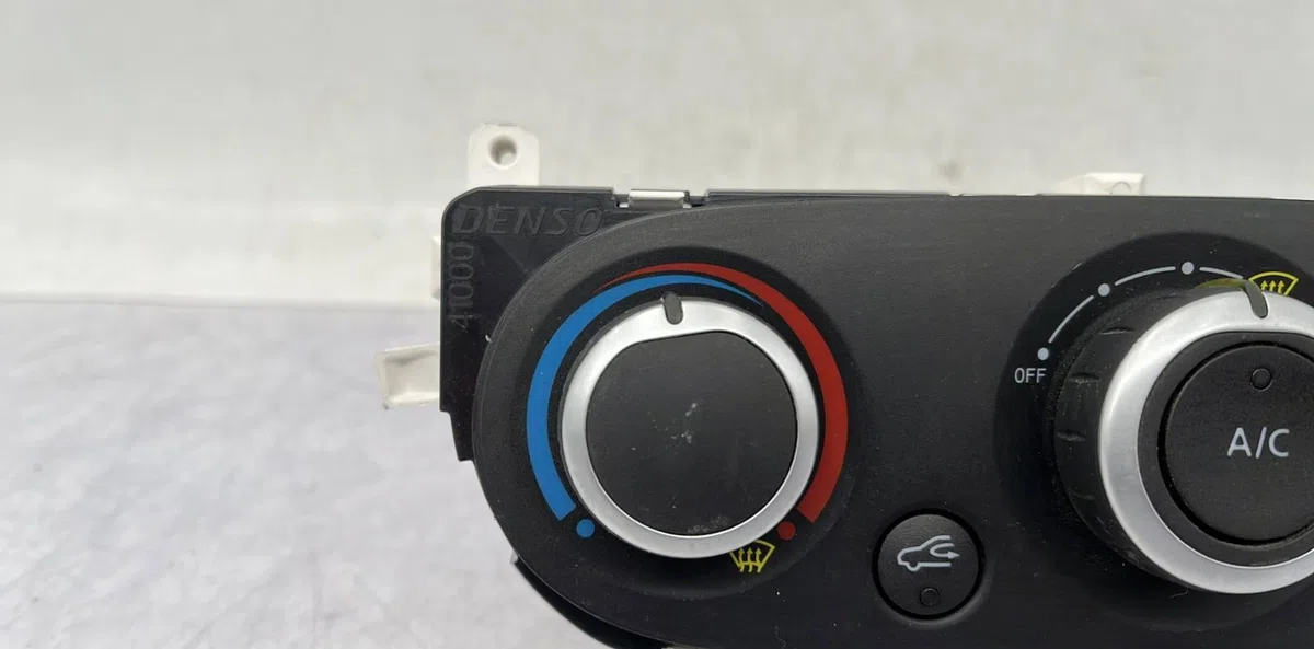 Commande de chauffage RENAULT CLIO 4 PHASE 1 occasion — photo 2