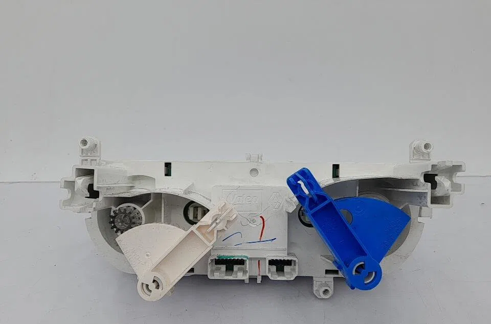 Commande de chauffage RENAULT CLIO 4 PHASE 1 occasion — photo 2
