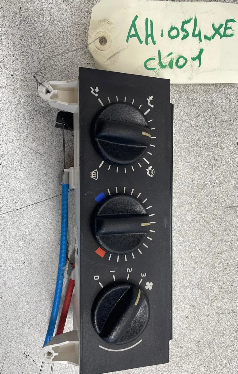 Commande de chauffage Renault CLIO I (B-C57_, 5-357_) 1.2 (b-c-s57a, b-c57s, 5-357f, 5-357j, 5-357l, 5-357r) (1990-1998) 5 portes occasion