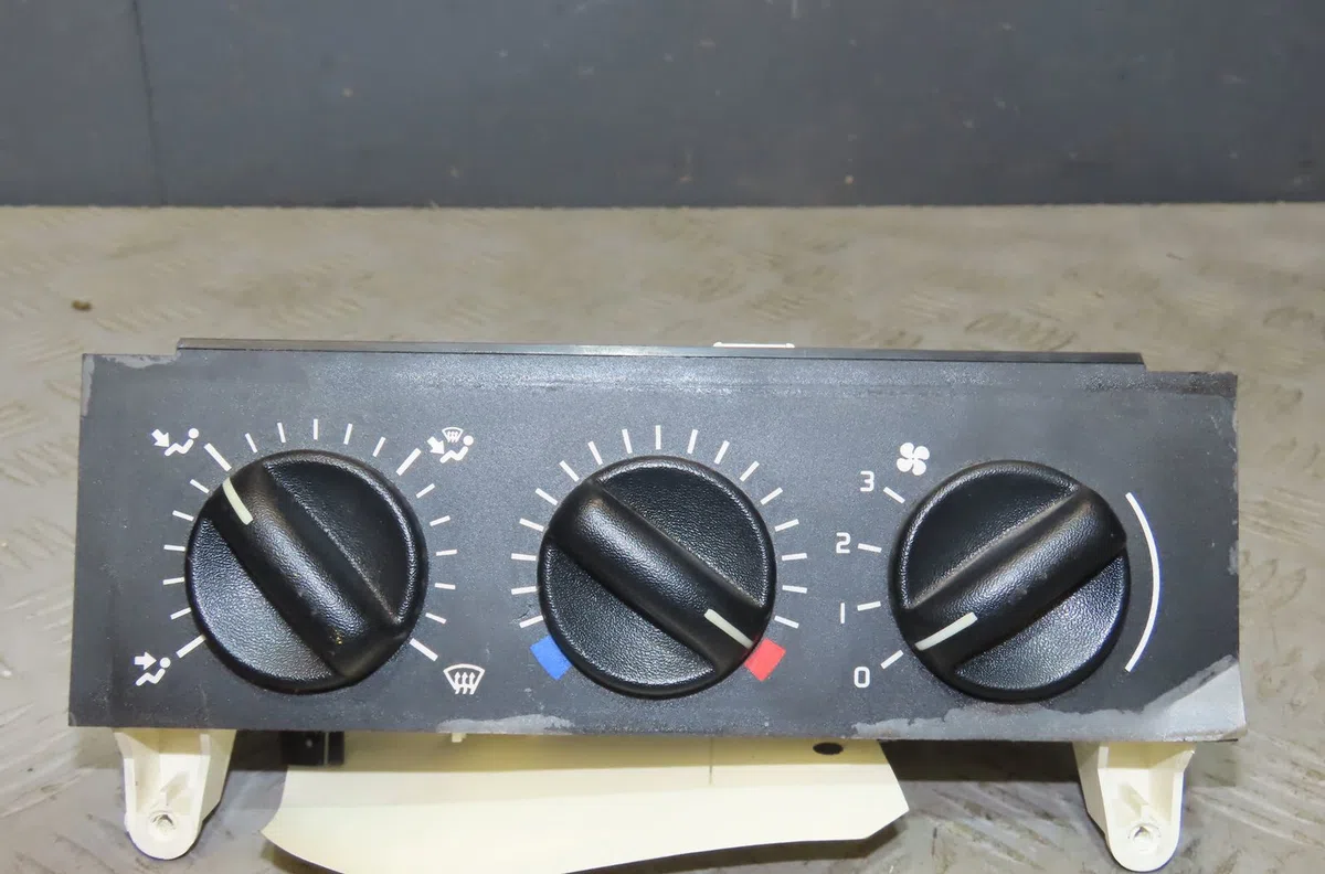Commande de chauffage Renault CLIO I (B-C57_, 5-357_) 1.4 (b57j, c57j, b57p) (1991-1998) occasion