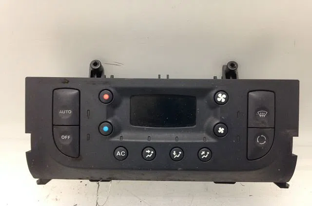 Commande de chauffage RENAULT CLIO II 2001 occasion — photo 2