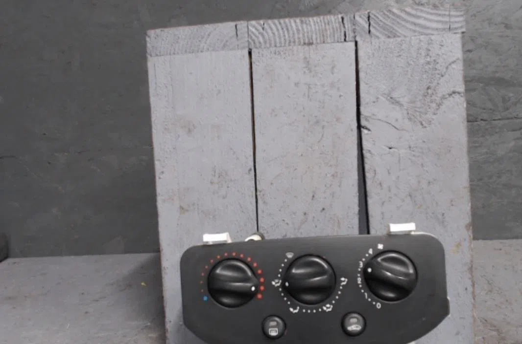 Commande de chauffage Renault CLIO II (BB_, CB_) 1.4 (b-cb0c, b-cb0s) (1998-2005) occasion — photo 2
