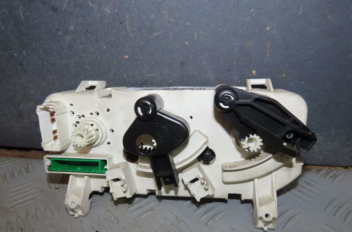 Commande de chauffage Renault CLIO II (BB_, CB_) 1.4 (b-cb0c, b-cb0s) (1998-2005) occasion
