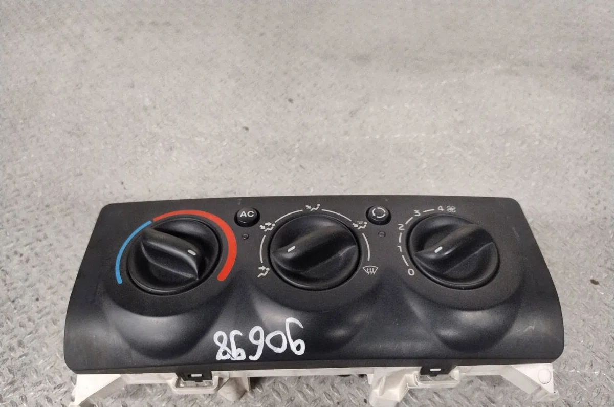 Commande de chauffage Renault CLIO II (BB_, CB_) 1.5 dci (b-cb3m) (2005-2010) 3 portes occasion — photo 2