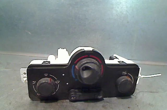Commande de chauffage RENAULT CLIO III 2006 occasion — photo 2