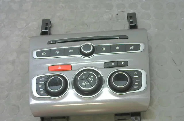 Commande de chauffage Renault CLIO III (BR0-1, CR0-1) 1.4 16v (2005-2012) occasion — photo 2