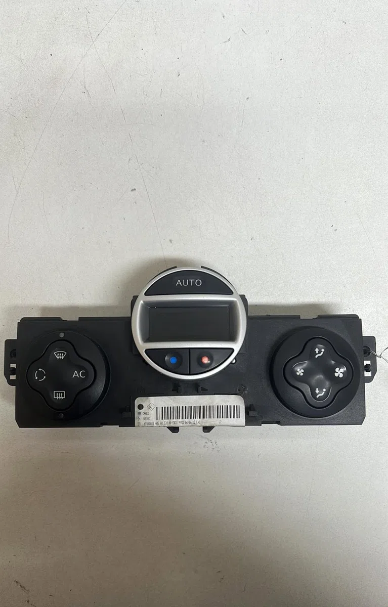 Commande de chauffage Renault CLIO III (BR0-1, CR0-1) 1.5 dci (2010-2014) 3 portes occasion