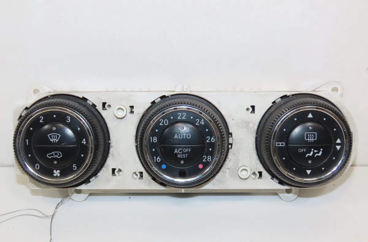 Commande de chauffage Renault CLIO III (BR0-1, CR0-1) 1.5 dci (2010-2014) 3 portes occasion