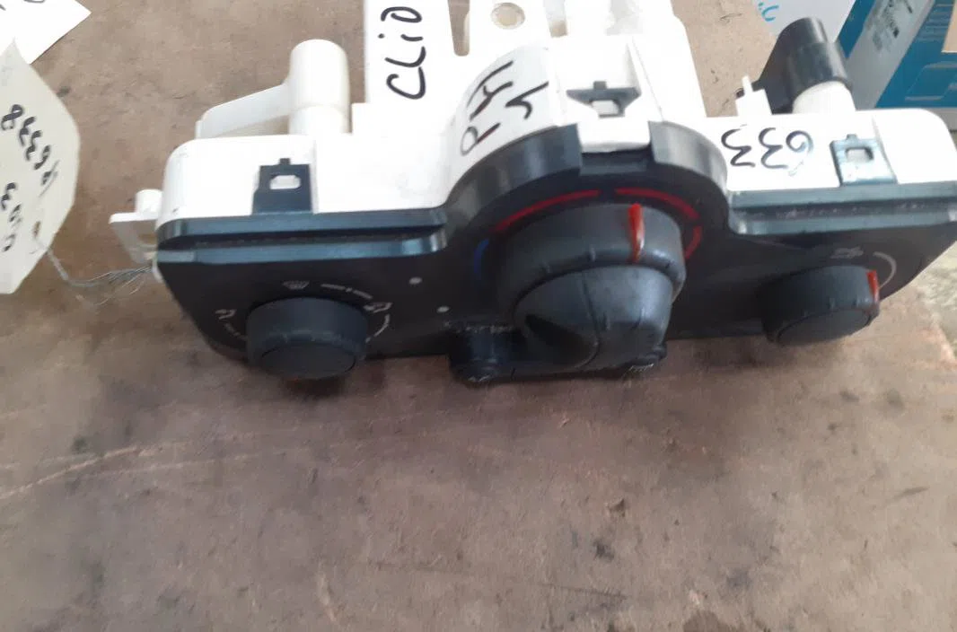 Commande de chauffage Renault CLIO III (BR0-1, CR0-1) 1.5 dci (br17, cr17) (2005-2012) 5 portes occasion
