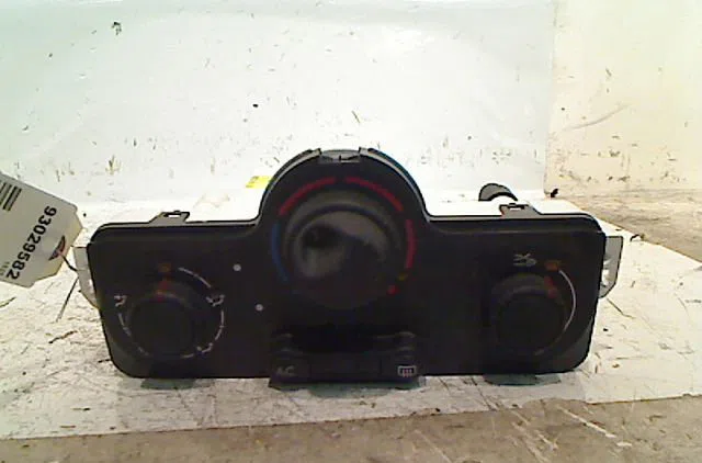 Commande de chauffage RENAULT CLIO III Phase 1 09-2005--03-2009 occasion — photo 3