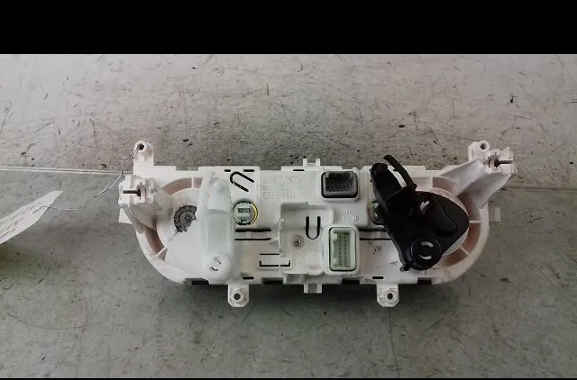 Commande de chauffage Renault CLIO IV (BH_) 0.9 tce 90 (2012) 5 portes occasion — photo 2