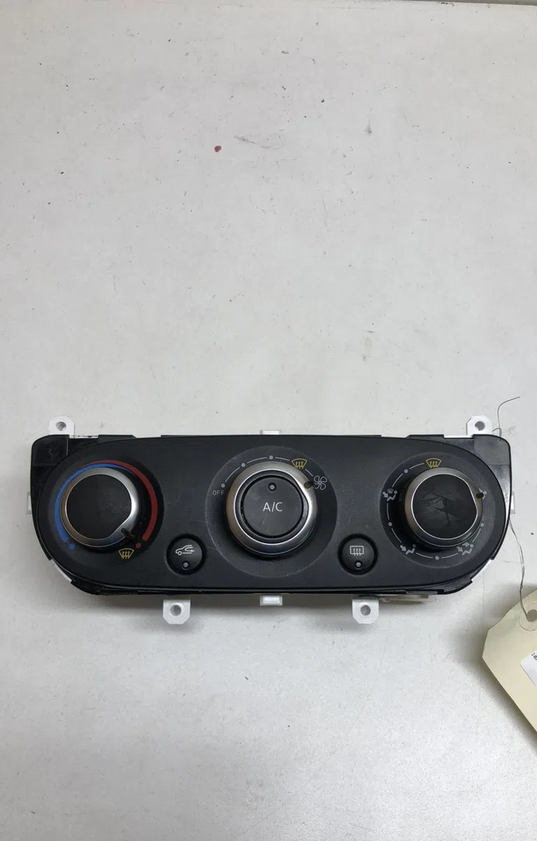 Commande de chauffage Renault CLIO IV (BH_) 1.5 dci 75 (2012) 5 portes occasion — photo 2