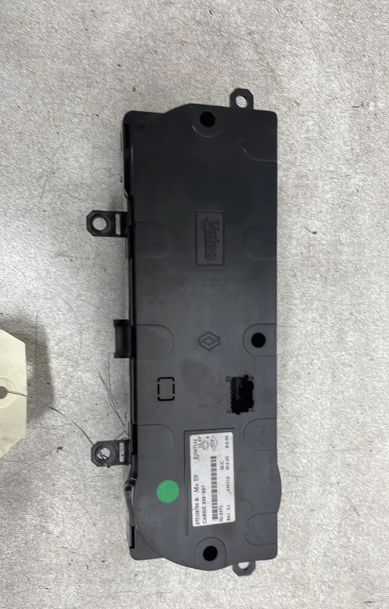 Commande de chauffage Renault CLIO IV (BH_) 1.5 dci 90 (2012) 5 portes occasion — photo 2