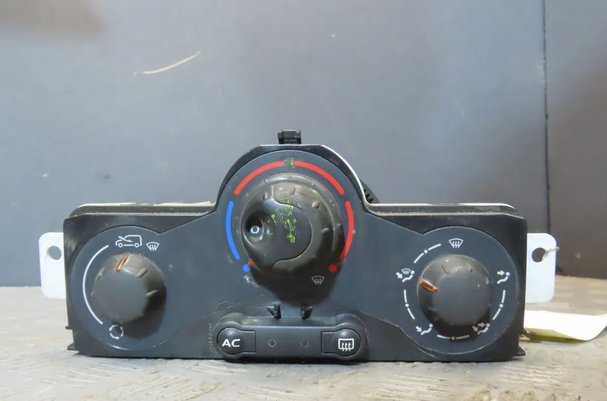 Commande de chauffage RENAULT KANGOO 2009 occasion — photo 4
