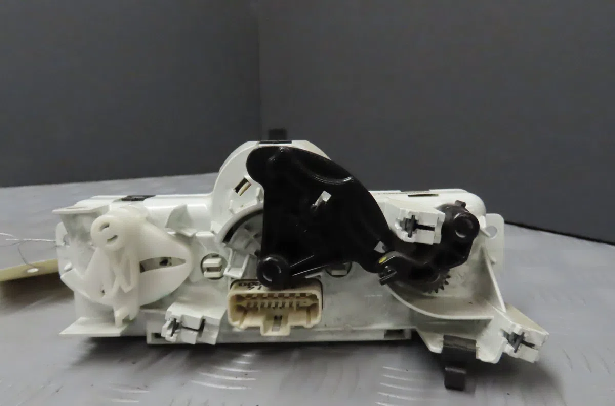 Commande de chauffage Renault KANGOO Express (FW0-1_) 1.5 dci 75 (fw07, fw10, fw04) (2010) 4 portes occasion — photo 2