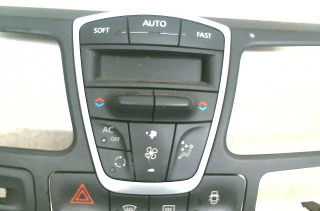 Commande de chauffage Renault LAGUNA III (BT0-1) 2.0 dci (bt01, bt08, bt09, bt0e, bt0k, bt12, bt1c, bt1d,... (2007-2015) 5 portes occasion — photo 2