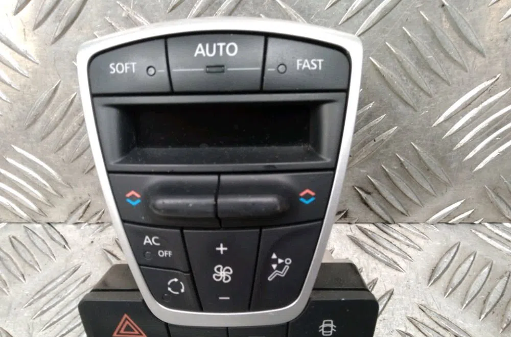 Commande de chauffage Renault LAGUNA III Grandtour (KT0-1) 2.0 dci (kt01, kt08, kt09, kt0k, kt12, kt1d, kt1w) (2007-2015) 5 portes occasion