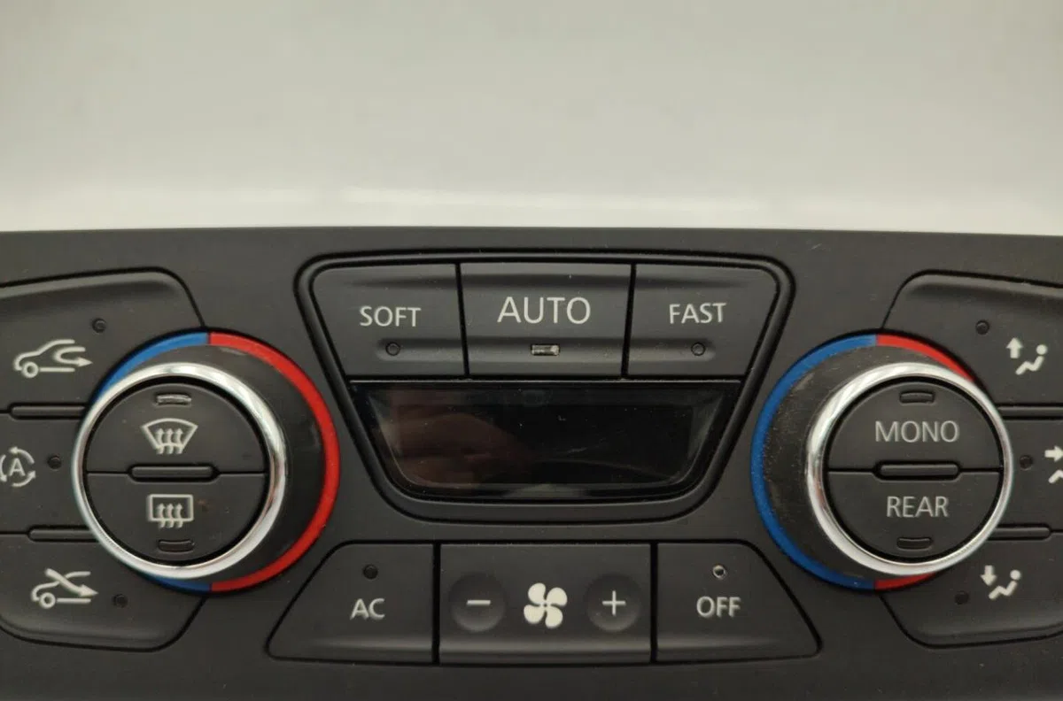 Commande de chauffage RENAULT LATITUDE occasion — photo 2