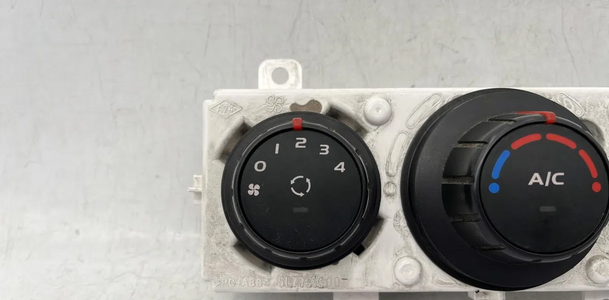 Commande de chauffage RENAULT MASTER 3 PHASE 2 occasion — photo 2