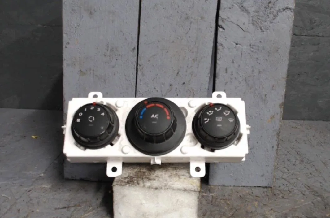 Commande de chauffage Renault MASTER III Camion plate-forme-Châssis (EV, HV, UV) 2.3 dci 165 fwd (ev0p, ev0u, ev11, ev12, hv0p, hv0u,... (2014) occasion