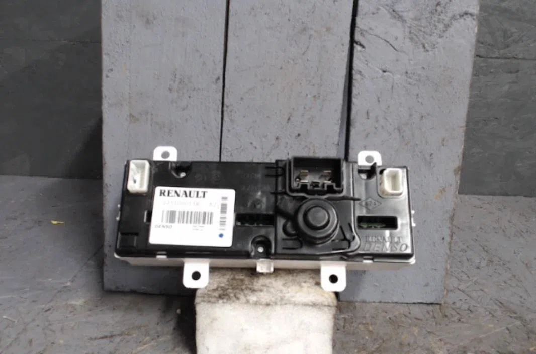 Commande de chauffage Renault MASTER III Camion plate-forme-Châssis (EV, HV, UV) 2.3 dci 165 fwd (ev0p, ev0u, ev11, ev12, hv0p, hv0u,... (2014) occasion — photo 2