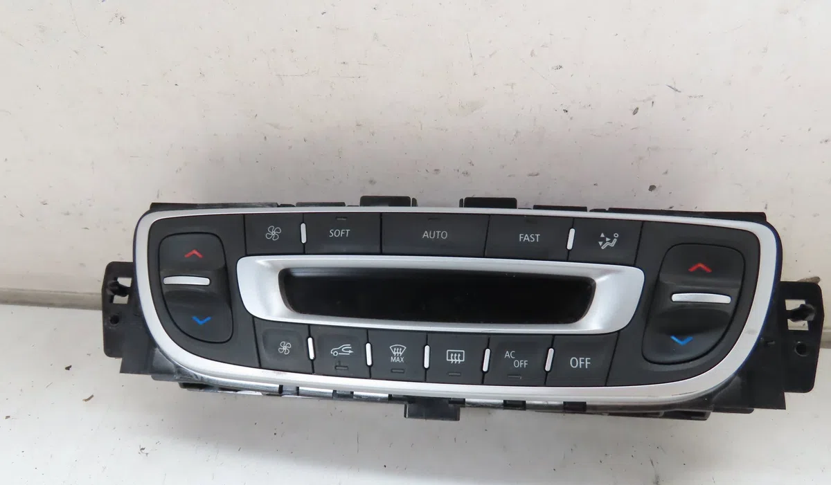 Commande de chauffage RENAULT MEGANE 2010 occasion — photo 3