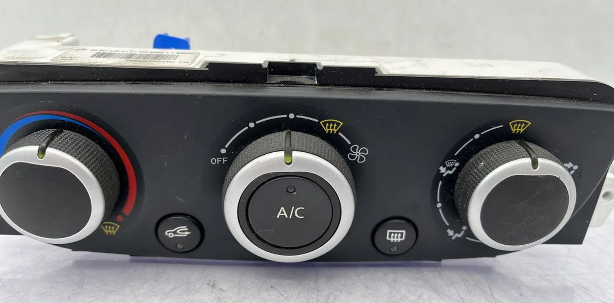 Commande de chauffage RENAULT MEGANE 3 PHASE 3 occasion — photo 4