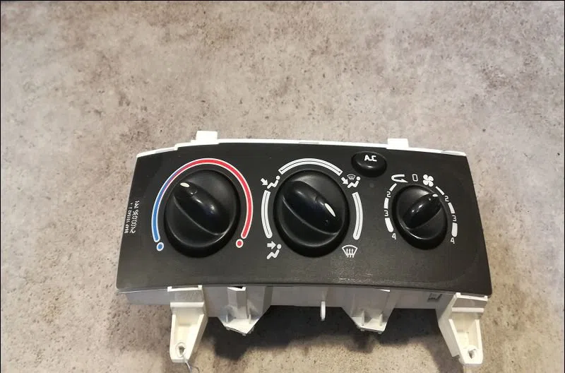 Commande de chauffage Renault MEGANE I (BA0-1_) 1.4 16v (ba0d, ba1h, ba0w, ba10) (1999-2003) occasion — photo 4