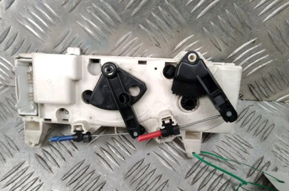 Commande de chauffage Renault MEGANE I (BA0-1_) 1.9 dti (ba1u) (2001-2003) occasion — photo 2
