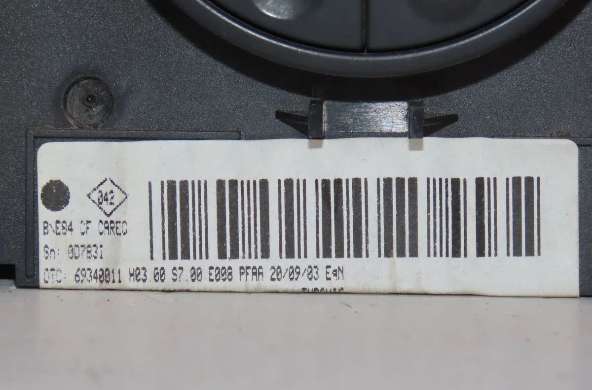 Commande de chauffage Renault MEGANE II A trois volumes (LM0-1_) 1.6 (2003) 4 portes occasion — photo 3