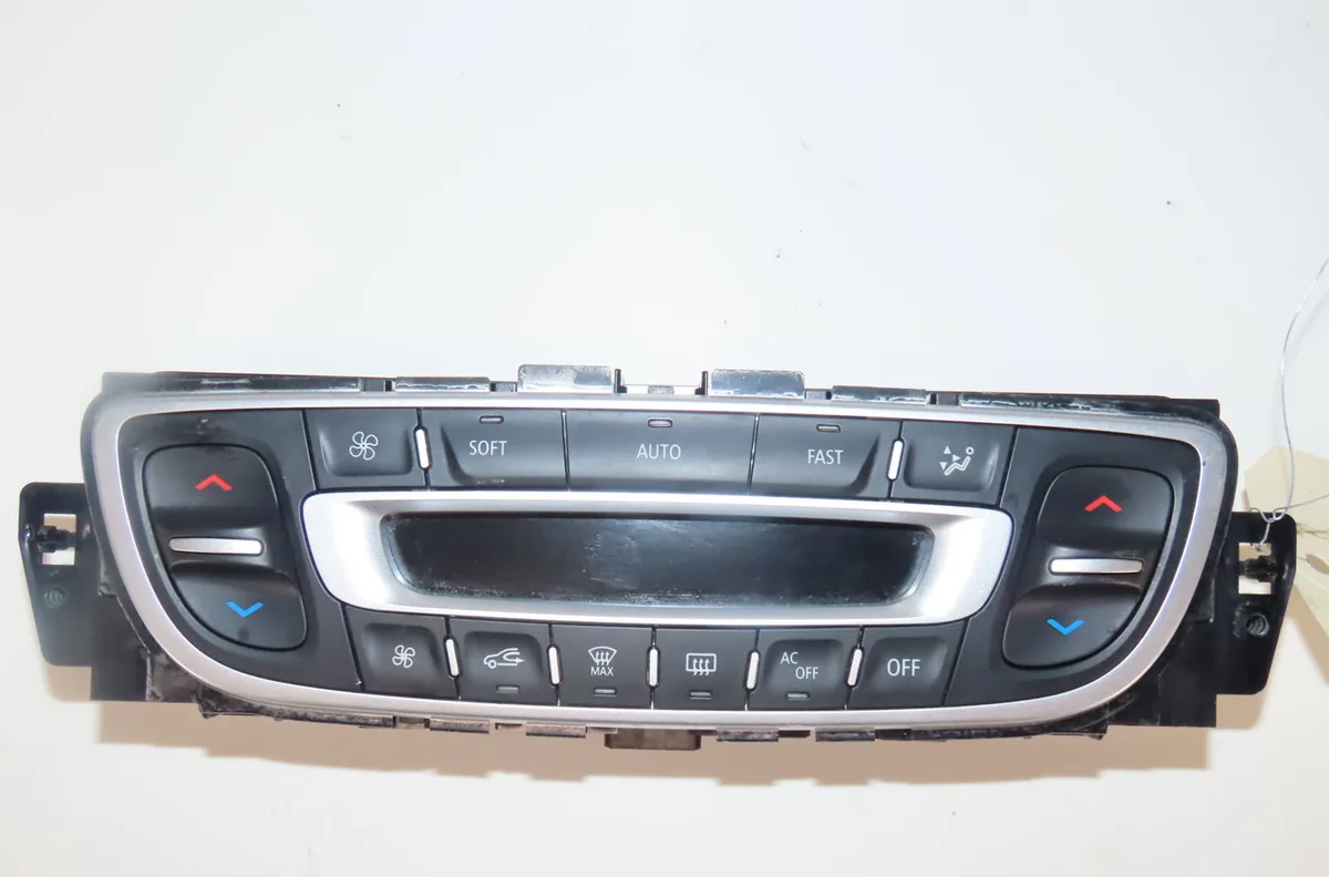 Commande de chauffage Renault MEGANE II (BM0-1_, CM0-1_) 1.5 dci (bm1e, cm1e) (2005-2008) occasion