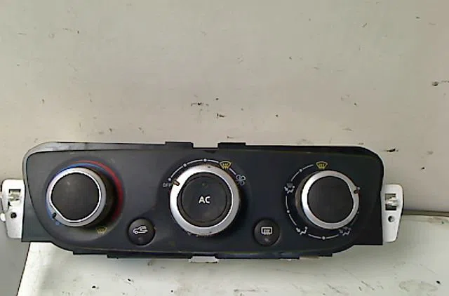 Commande de chauffage RENAULT MEGANE III 2009 occasion — photo 3