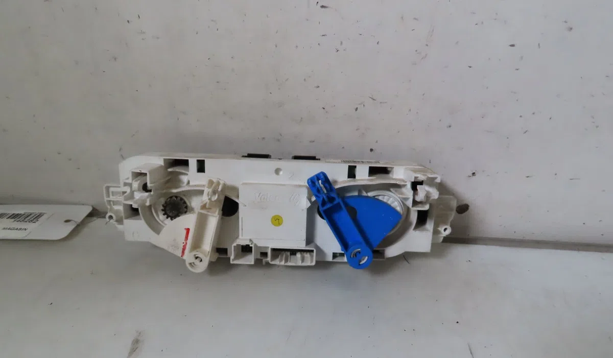 Commande de chauffage Renault MEGANE III 3-5 portes (BZ0-1_, B3_) 1.6 16v hi-flex (bz03) (2008-2015) occasion — photo 2