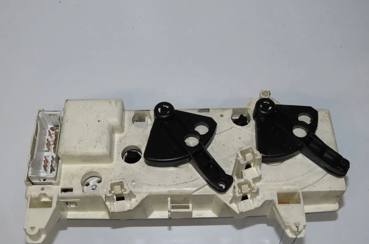 Commande de chauffage Renault MEGANE Scenic (JA0-1_) 1.6 16v (ja0b, ja04, ja11, ja00) (1998-1999) occasion — photo 2