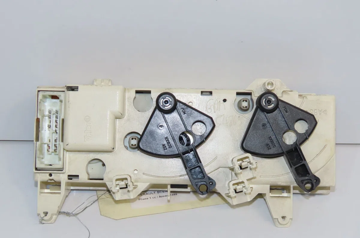 Commande de chauffage Renault MEGANE Scenic (JA0-1_) 1.9 dti (ja0n) (1997-1999) occasion — photo 2