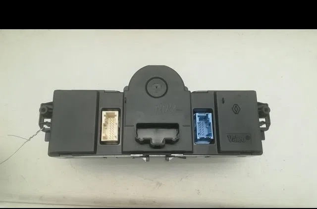 Commande de chauffage RENAULT MODUS 2009 occasion — photo 2